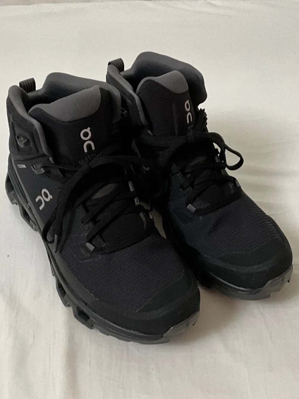 NWOB ON CloudRock Waterproof Hiking Boots Size 10 Black - Picture 1 of 15